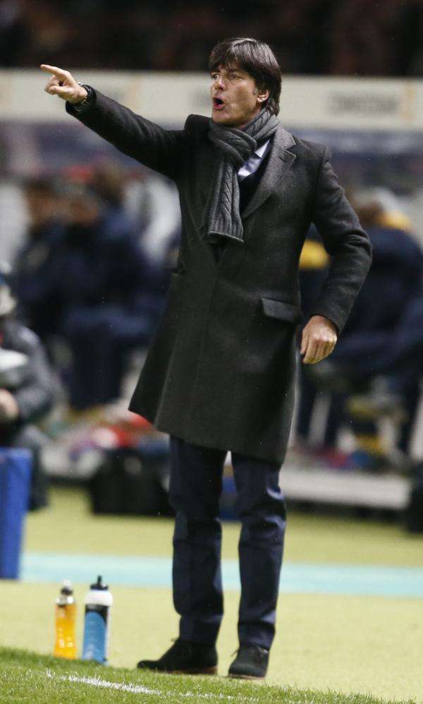 2012-10-16t195528z_774724050_bm2e8ag1or501_rtrmadp_3_soccer-world_reuters