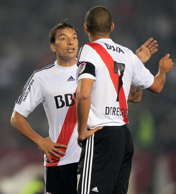 2012-10-08t014507z_1747339161_gm1e8a80r0201_rtrmadp_3_soccer-latam_reuters