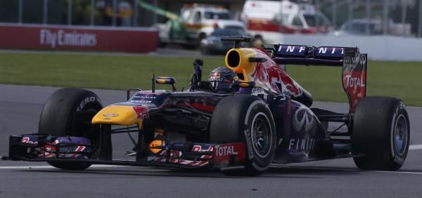 2013-06-09t200212z_1835342753_tb3e9691jncab_rtrmadp_3_motor-racing-prix_reuters