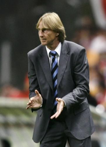 2011-09-29t190720z_01_mvi20_rtridsp_3_soccer-europa_reuters