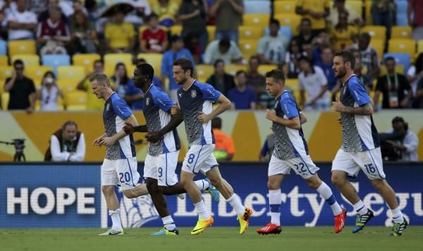 2013-06-16t184020z_911223662_tb3e96g1fv2bs_rtrmadp_3_soccer-confederations_reuters