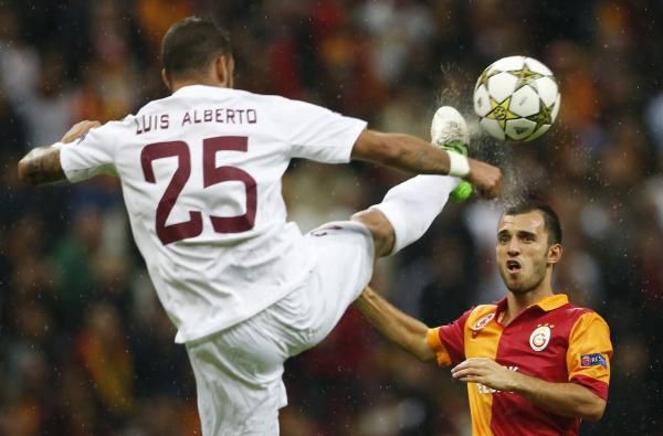 2012-10-23t210546z_204673600_gm1e8ao0e4g01_rtrmadp_3_soccer-champions_reuters