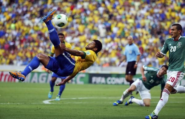 2013-06-19t192654z_1160736070_tb3e96j1i0pby_rtrmadp_3_soccer-confederations_reuters