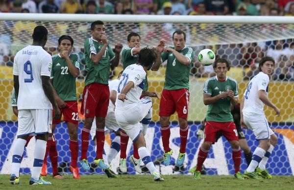 منتخب المكسيك خسر أمام إيطاليا في مباراته الإفتتاحية 