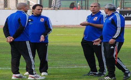 الجهاز الفني للأهلي يتناقش في المستجدات الجديدة 