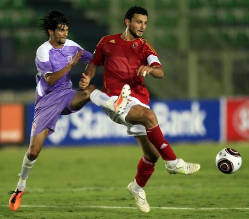 حسام غالي (يمين)