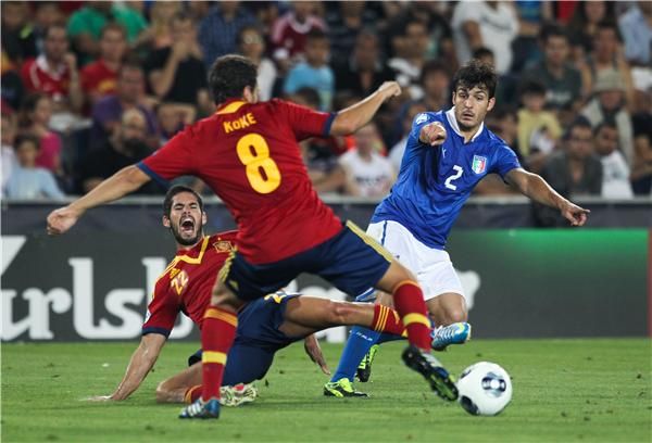 جوليو دوناتي بقميص منتخب إيطاليا للشباب