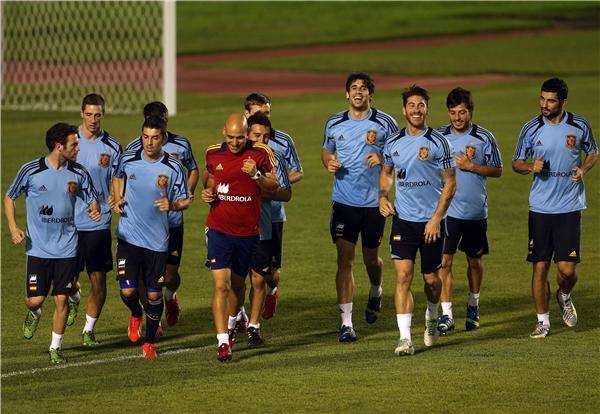 جانب من تدريبات المنتخب الأسباني استعدادا لمواجهة نيجيريا