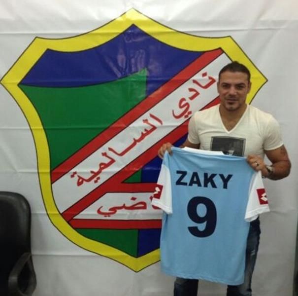 عمرو زكي صفقة لم يعلن عنها إلا بعد التوقيع الرسمي