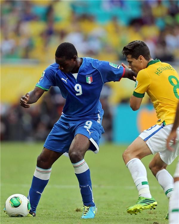 بالوتيلي صنع هدفا أمام البرازيل