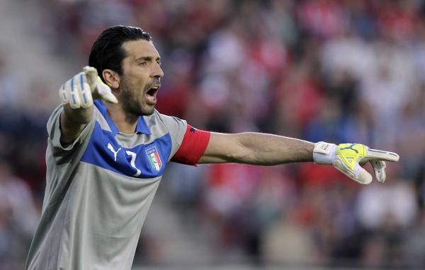 2013-06-07t213222z_1631736270_gm1e9680fb201_rtrmadp_3_soccer-world_reuters