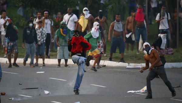 2013-06-20t213430z_1992547721_gm1e96l0fds02_rtrmadp_3_soccer-confederations_reuters