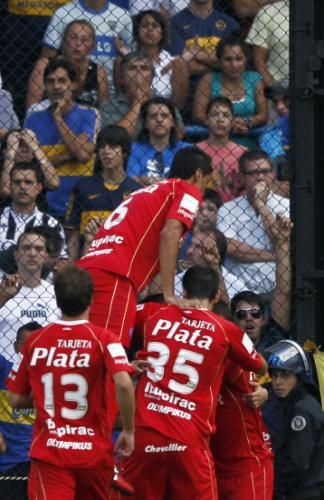 2012-04-07t204949z_01_bas121_rtridsp_3_soccer-latam_reuters