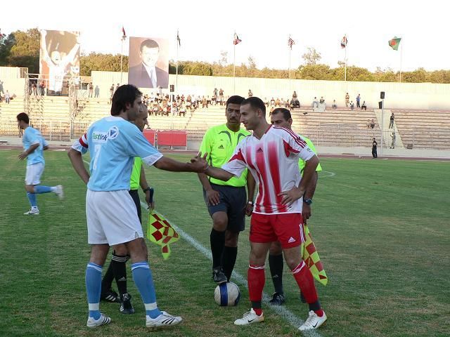 كباتن الفريقين عصام ابو طوق شباب الاردن ومحمد خميس الفيصلي وبعدسة كووورة