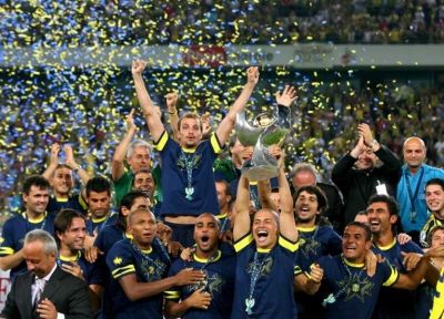 فرحة لاعبي فناربخشة بالفوز بكأس السوبر