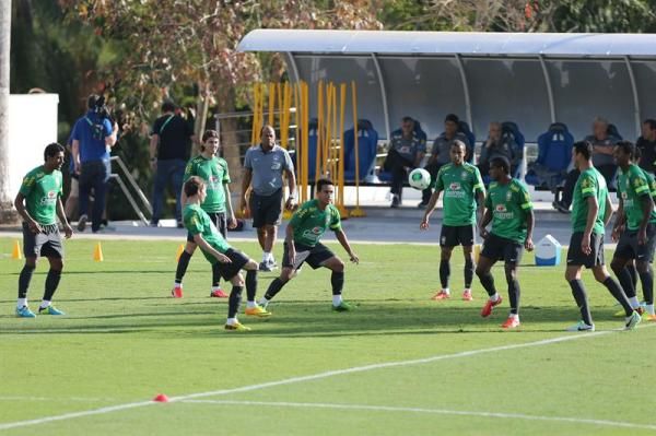 20130624-635077036019252496w_efe