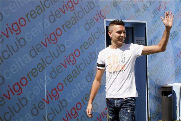 اسباس خلال حفل الوداع بسيلتا فيجو