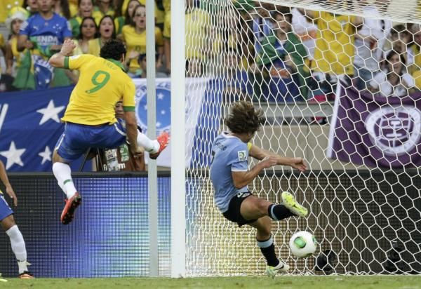 2013-06-26t195606z_638050326_tb3e96q1jdb2o_rtrmadp_3_soccer-confederations_reuters