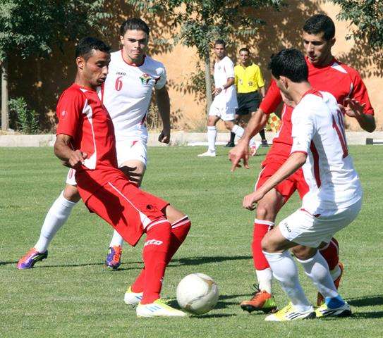 من مباراة المنتخب الأردني وفريق ذات راس