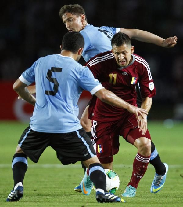 2013-06-12t011714z_389144293_gm1e96c0pq901_rtrmadp_3_soccer-world_reuters