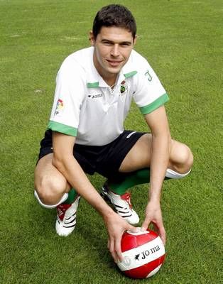 المهاجم الصربي نيكولا زيجيتش 