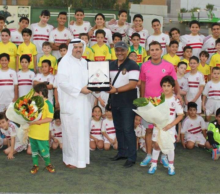 المدرب الكويتي هاني السيد خلال تكريمه في اكاديمية الزمالك