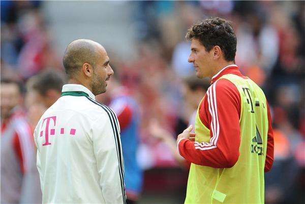 ماريو جوميز مع جوارديولا