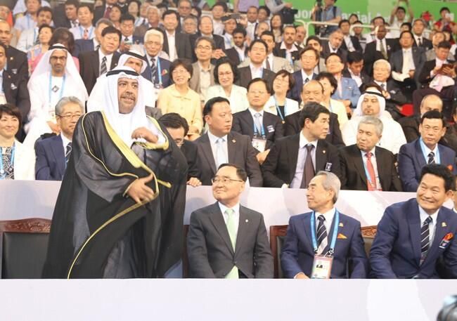 الفهد اثناء مشاركته في افتتاح دورة الالعاب الاسيوية في كوريا الجنوبية