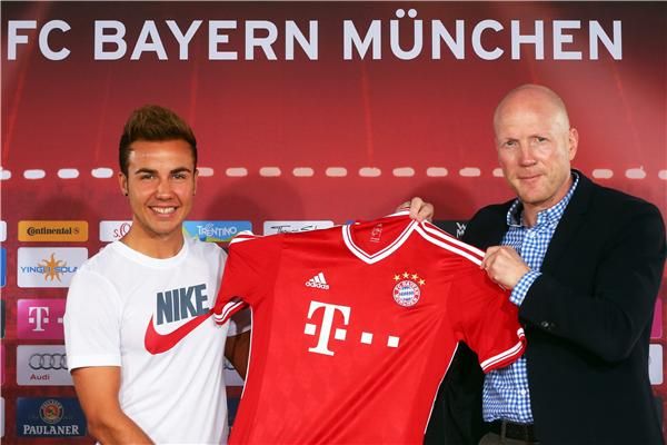 جوتزه وسامر خلال المؤتمر الصحفي