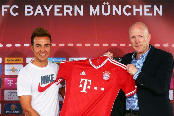 جوتزه وسامر خلال المؤتمر الصحفي