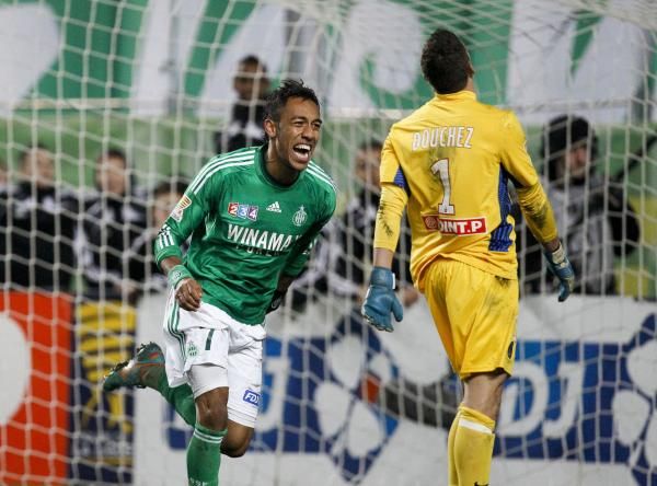 2012-11-27t225059z_887483079_gm1e8bs0iwr01_rtrmadp_3_soccer-france_reuters