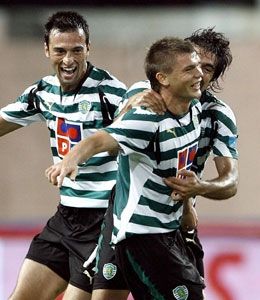 اسماعيلوف بعد احرازه الهدف الوحيد لسبورتنج