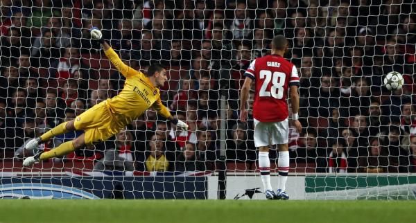 2012-10-03t195913z_660568261_gm1e8a40azg01_rtrmadp_3_soccer-champions_reuters