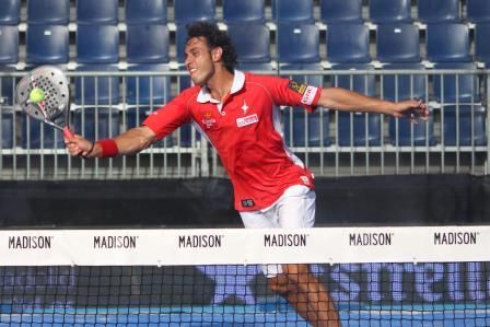 فيرناندو بوجي بطل لعبة بادل تنس
