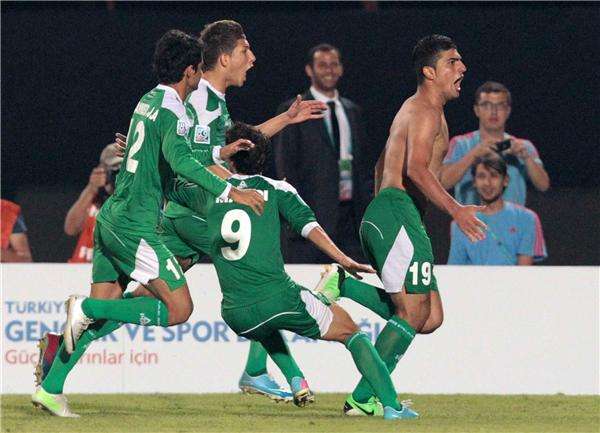 البديل فرحان شاكور يطير سعادة ومعه زملائه بالهدف والفوز