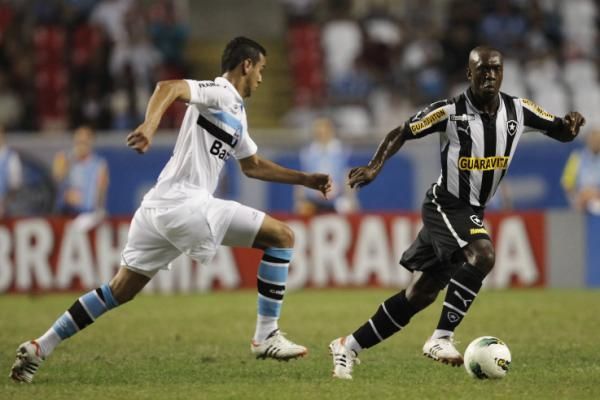 2012-07-22t233927z_910143569_gm1e87n0l6a01_rtrmadp_3_soccer-brazil-seedorf_reuters