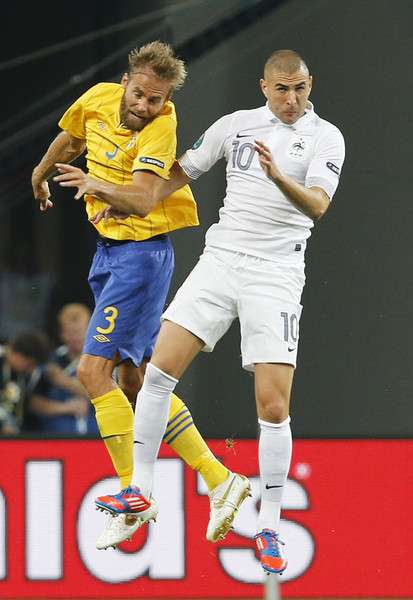 اولوف ميلبرج (يسار)