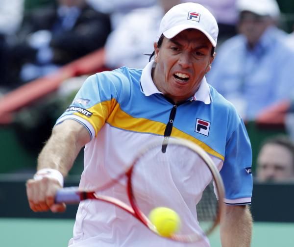 2013-04-07t172252z_785032333_gm1e94803so01_rtrmadp_3_tennis-davis-argentina_reuters