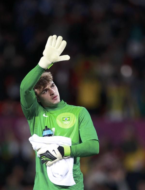 2012-08-07t204831z_324823945_lm2e8871lslzb_rtrmadp_3_oly-socc-fbmsoc-fbm400201_reuters