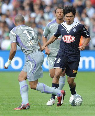 تريموليناس (يمين)