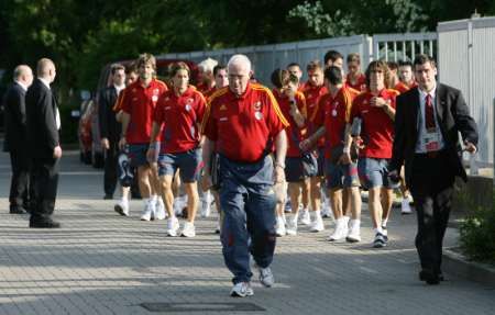 2006-06-09t192044z_01_wcfoz20_rtridsp_2_sport-soccer-world-spain
