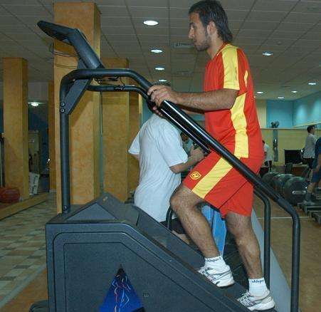 مهند المحارمة يأمل العودة للملاعب