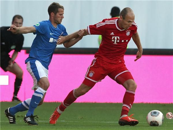 روبن خلال المباراة الودية 