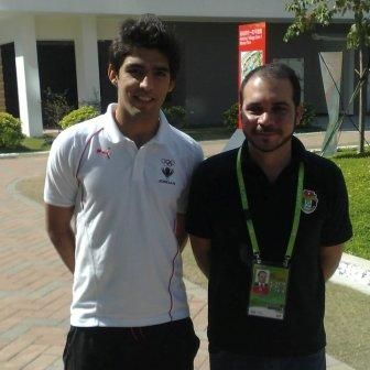 زيد جابر في صورة تذكارية مع الأمير علي بن الحسين 