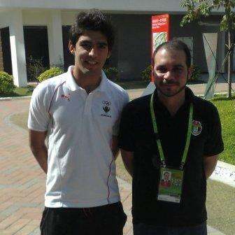 زيد جابر في صورة تذكارية مع الأمير علي بن الحسين 