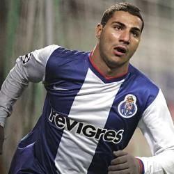 quaresma_celebra_gol_camiseta_oporto