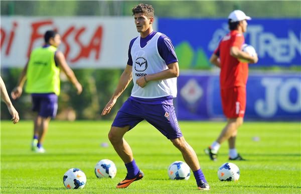 جوميز خلال أول مران له مع فيورنتينا 