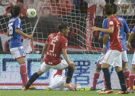 من مباراة اوراوا ريدز و يوكوهاما إف مارينوس