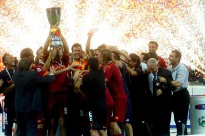 فرحة الفريق بعد إحراز اللقب .