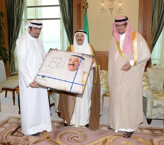 امير الكويت مستقبلا بن تركي وخالد الروضان